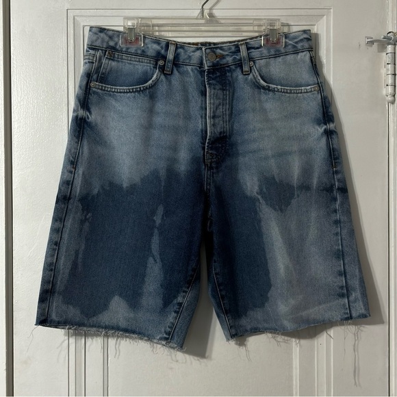 Topman Men's Extreme Wash Button
Front Denim Cutoff denim shorts size 32 - Picture 3 of 6